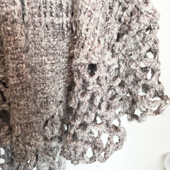Hand Knit Crochet Poncho Shawl Ornat Metal Clasps Hook Cottage Lavender Gray - Picture 8 of 8